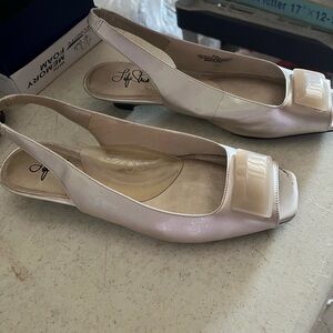 Life Stride Women's Beige Slingback Flats